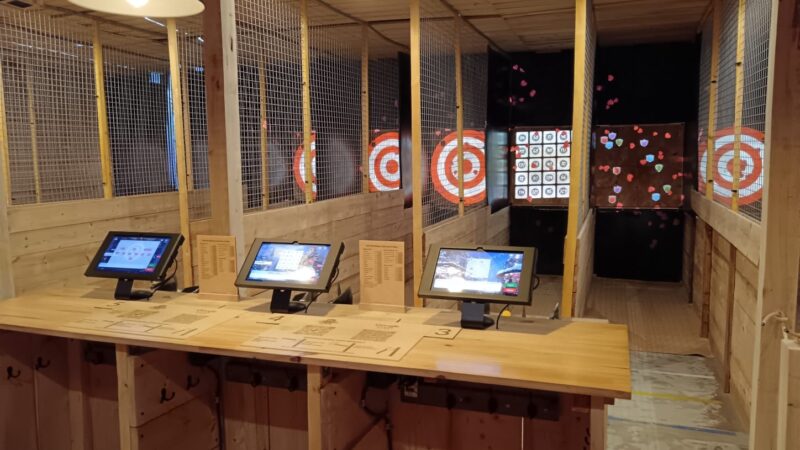 Boostez la cohésion de votre équipe en faisant un team building chez lumberjack, c'est l'assurance d'une soirée réussie.